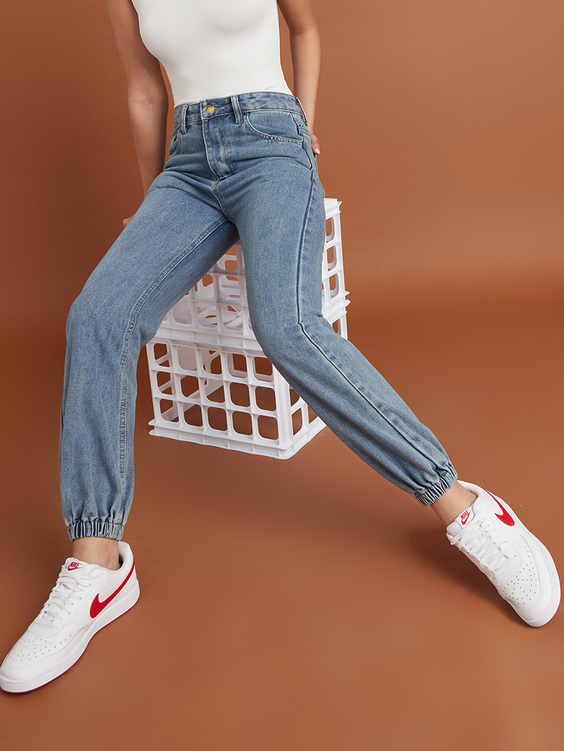 【送料&関税込】AGOLDE Blue Jeans With Belt Loops And Logo P Agolde Blue jeans with belt loops and logo patch on the rear