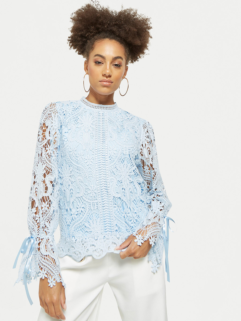 bluelea ブルレア Braid Blouse ホワイト Eyelet Notched 3/4 Sleeve Blouse – Hazel Blues®