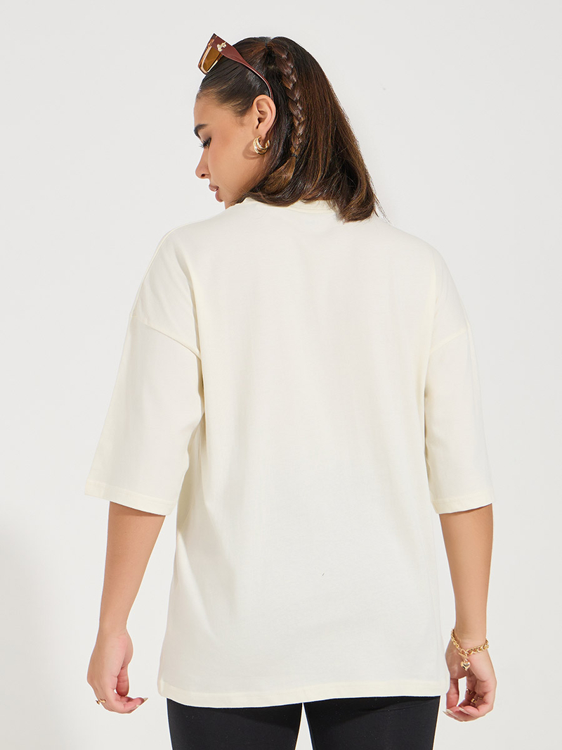 売れ筋商品|||デモクラシー カットソー トップス レディース Petite Twisted-Sleeve Asymmetric Graphic Tee Blanched Almond Buy Oversized Monaco Distressed Graphic T-Shirt with Dropped