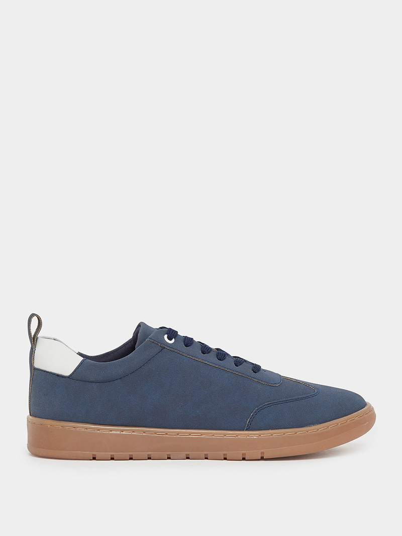 Old Money Grainy Low Top Lace Up Sneakers For Men at Qatar Styli - Main Image