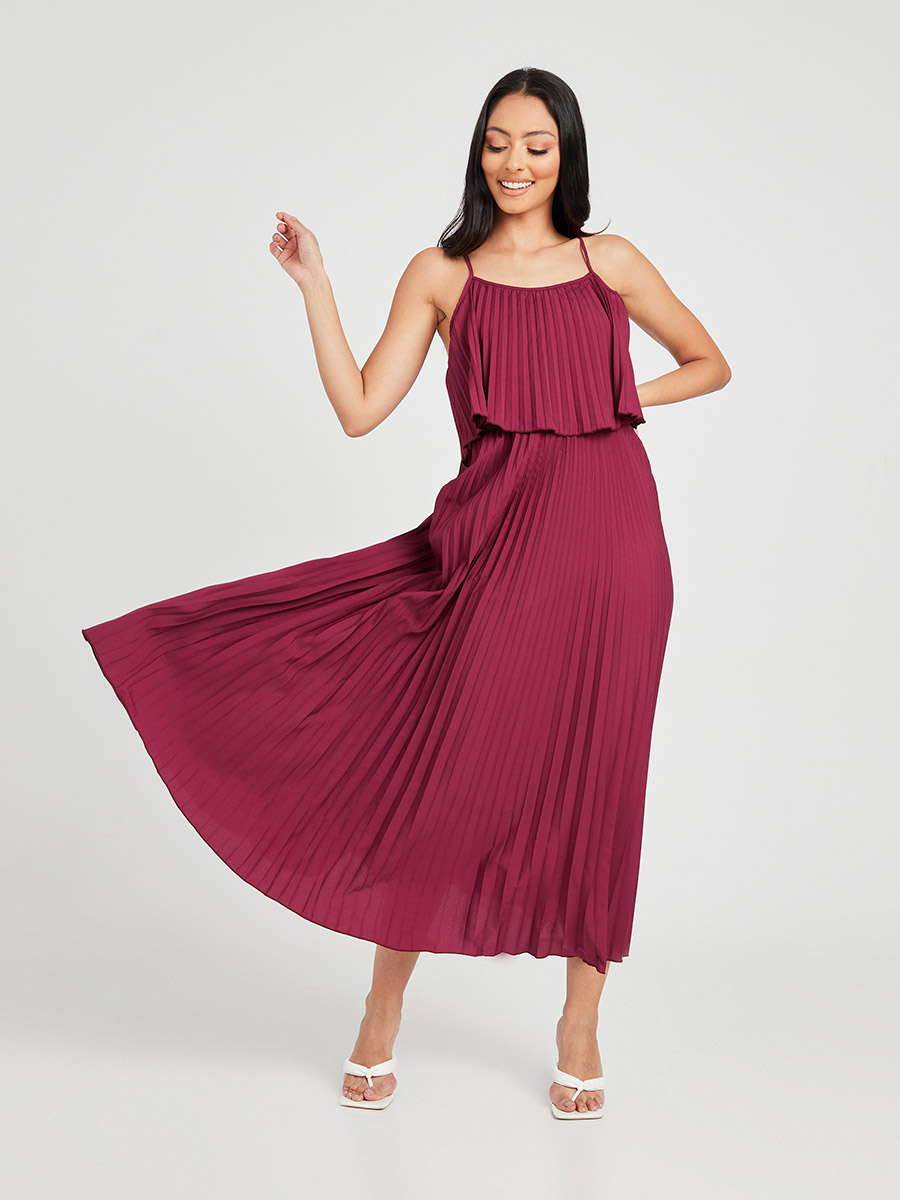 Burgundy pleated best sale maxi dress