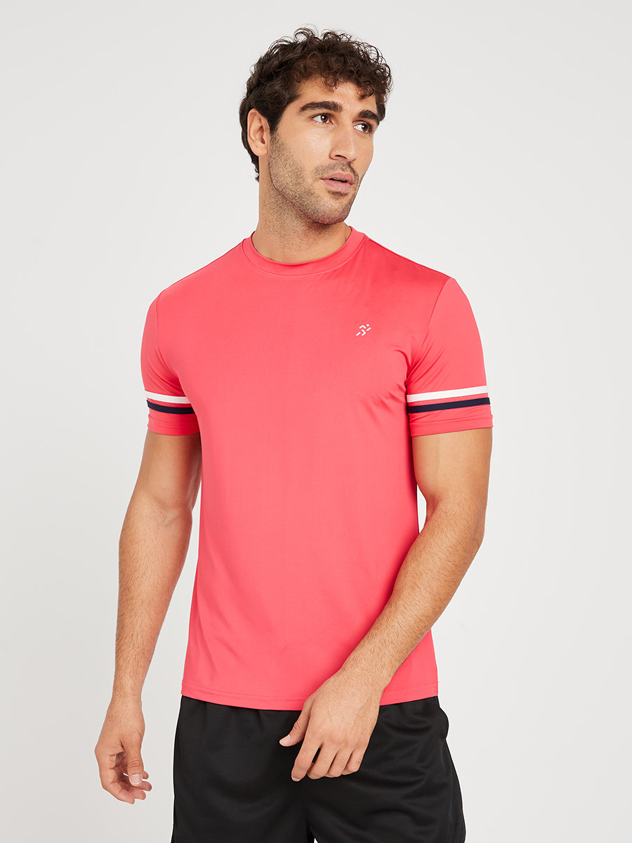 تيشيرت رياضي باكمام قصيرة