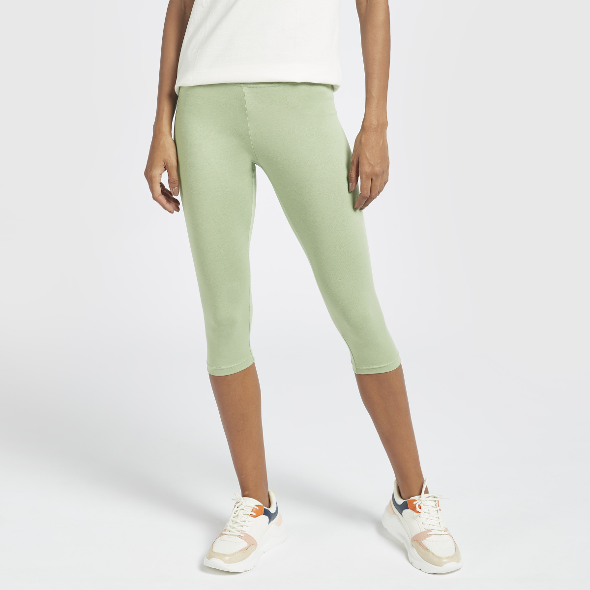 Solid Mid-Rise Capri Leggings with Elasticated Waistband