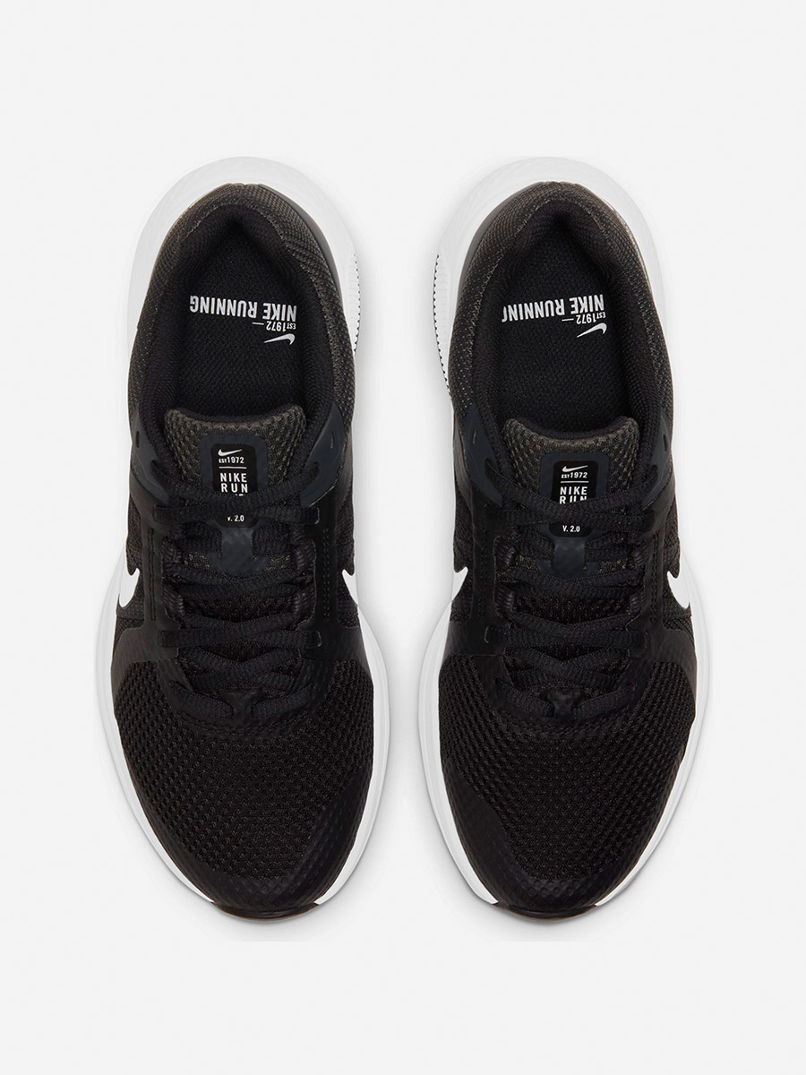 nike run swift sneakers