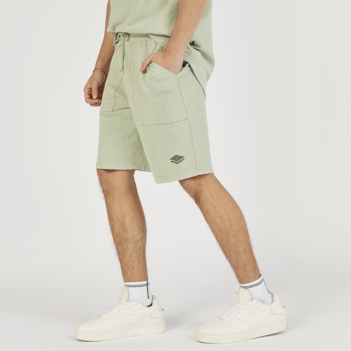 Slip Pocket Detail Solid Knit Shorts For Men at Kuwait Styli