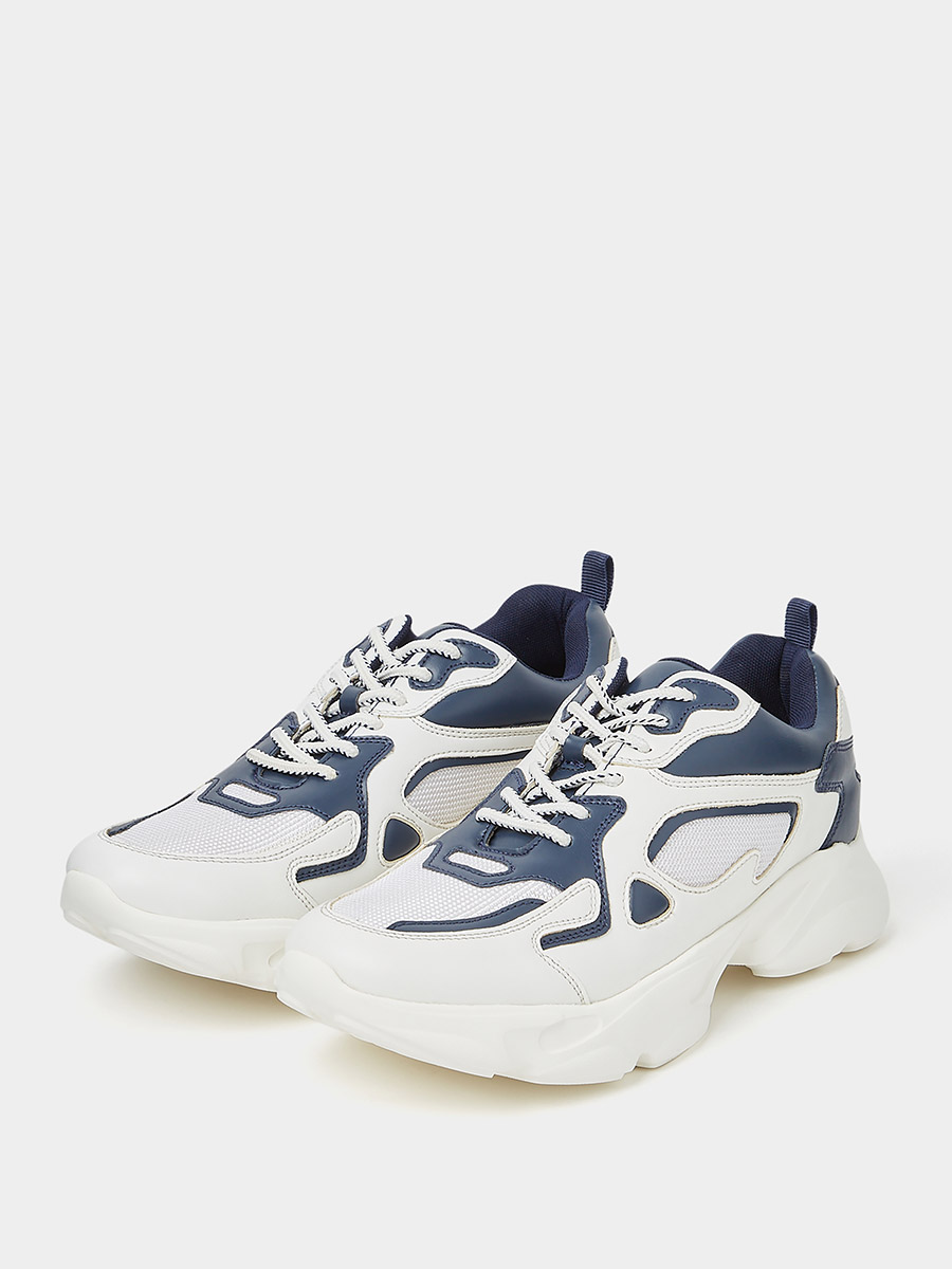 chunky dad sneakers nike