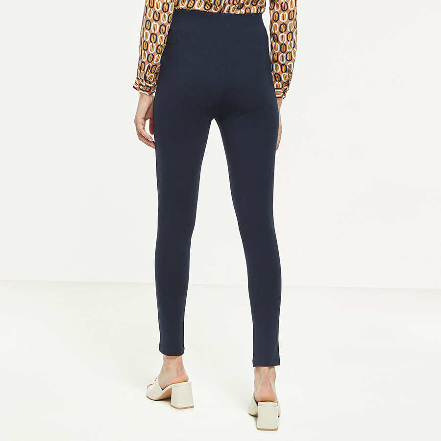 Solid Skinny Fit Leggings with Button Detail Pockets