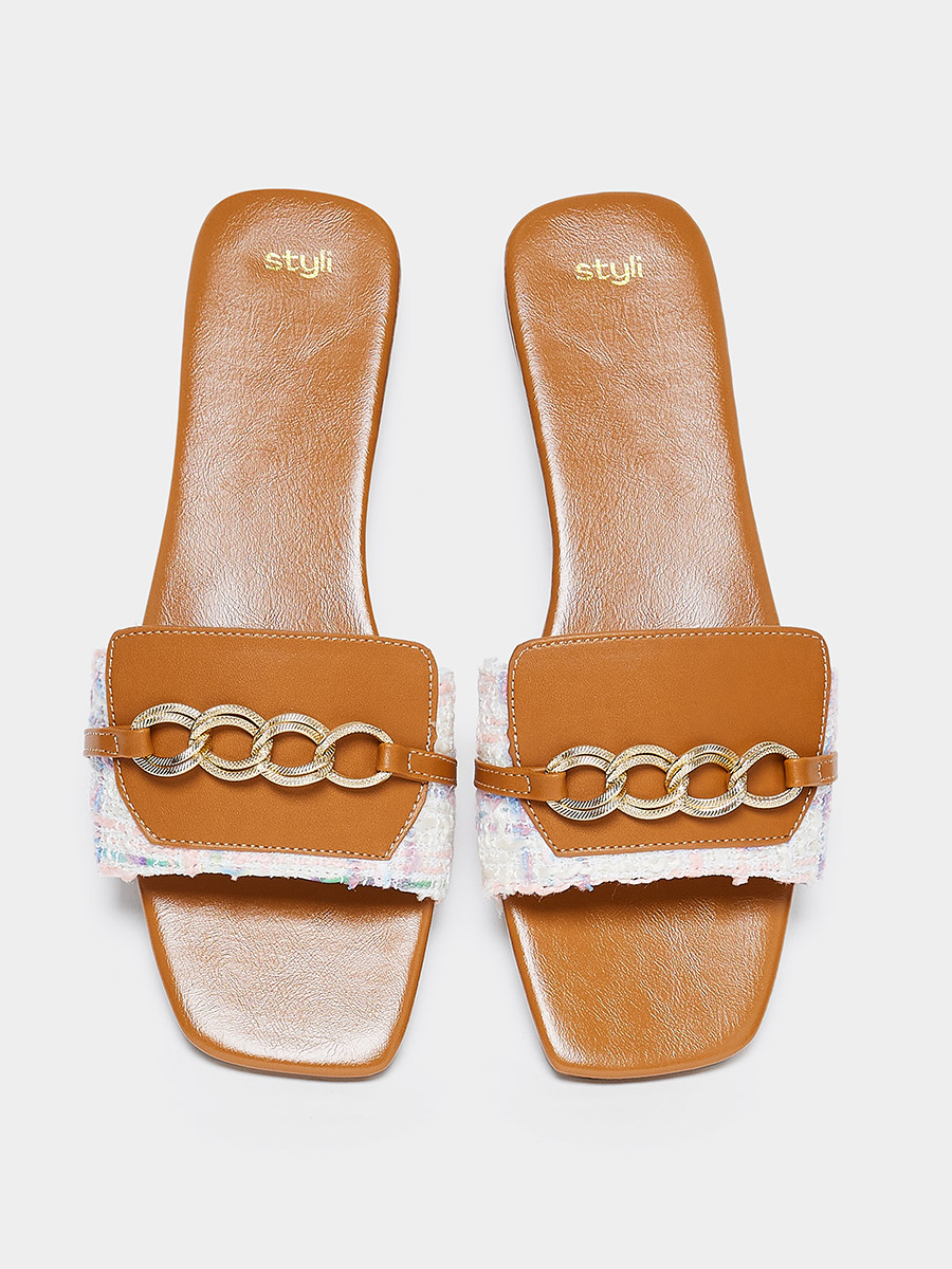 Sold at Auction: Chanel Chain Link Accent Leather Sandals