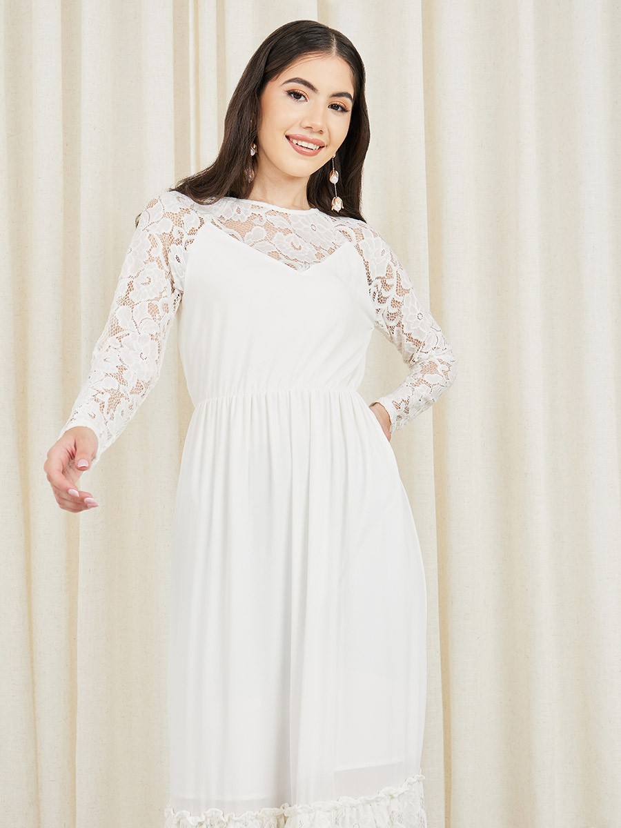 eunoia『Shirring maxi dress』　ホワイト Off-White Dress with 3D Hortensia Flowers and Embellished