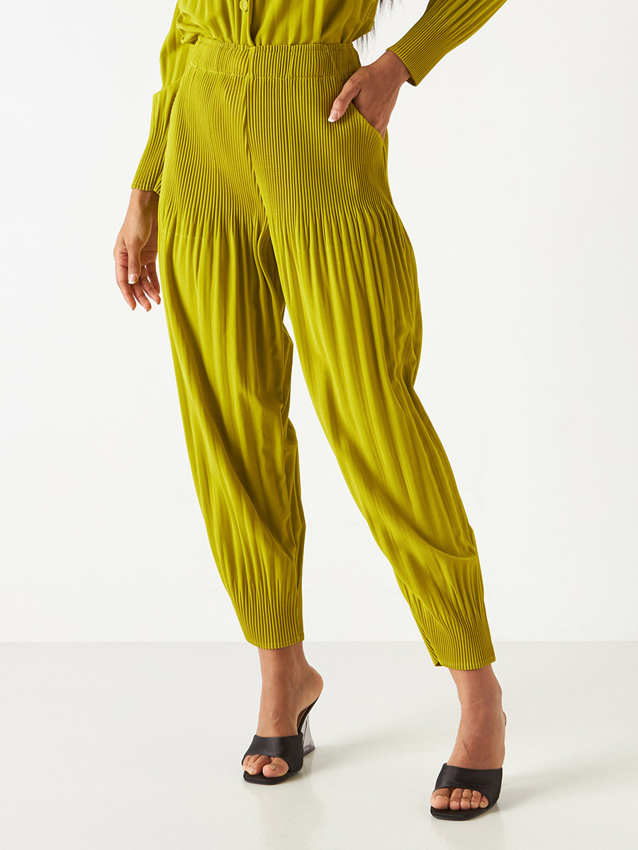 Pleated Harem Pants with Pockets For Women at Bahrain Styli