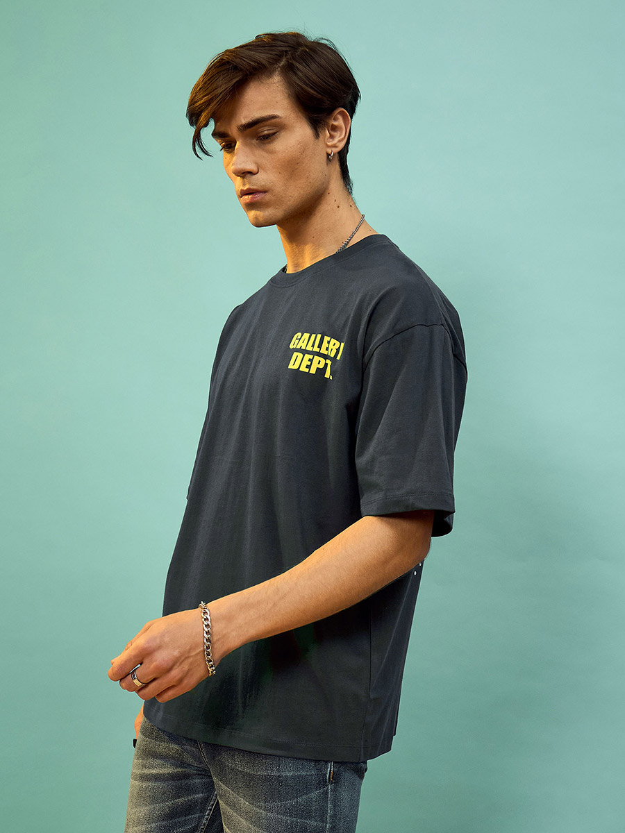送料関税込【GALLERY DEPT.】サプライTシャツ GALLERY DEPT. logo-print Cotton T-shirt | White | FARFETCH JO