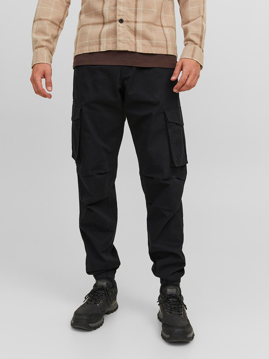 Relaxed Fit Cargo Trousers For Men at Saudi Styli