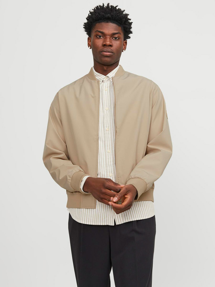 セオリー 24SS BRISTOL COTTON CUFF DT BOMBER Solid Bomber Jacket with Ribbed Cuff For Men at Saudi | Styli