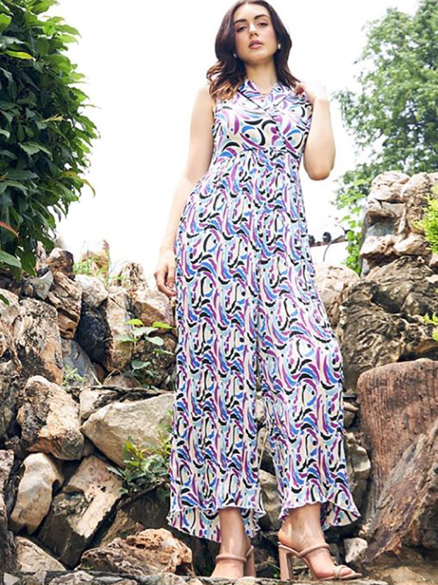 All Over Print Wide Leg Pleated Jumpsuit For Women at Bahrain Styli