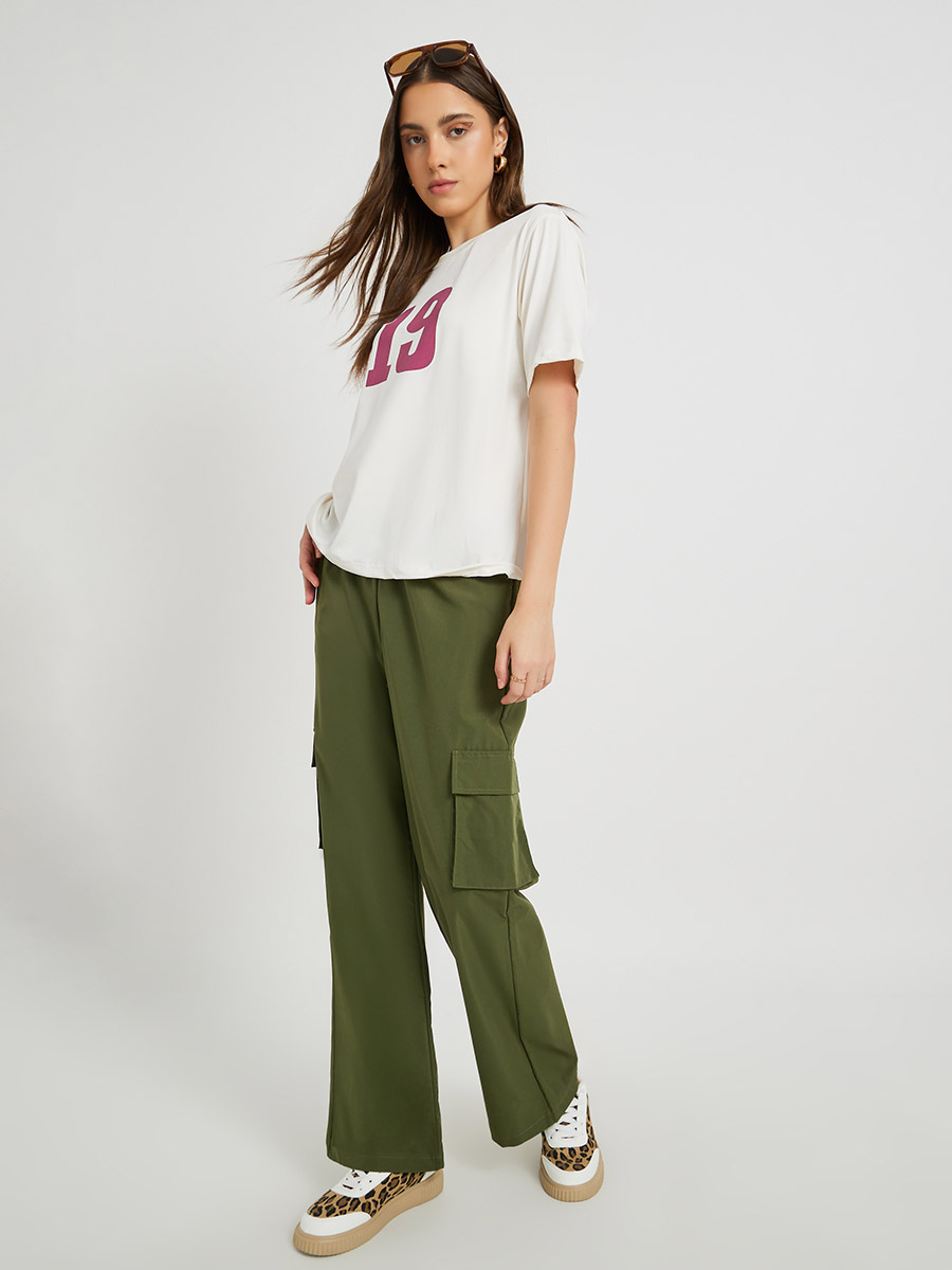 Women Green Solid Wide Leg Cargo Pants with Drawstring Waist For